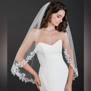 New Bridal Veil Bel Aire v7655